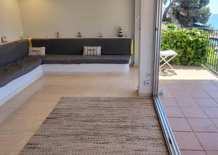 Luxury Apartment In Front Of The Sea