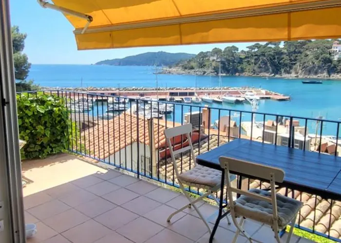 Luxury Apartment In Front Of The Sea